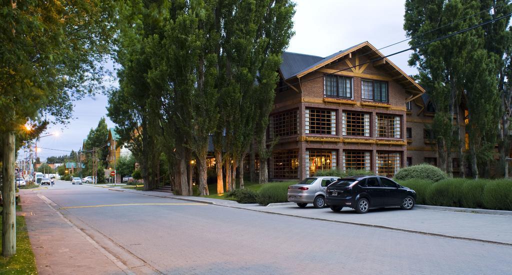 Hotel Posada Los Alamos El Calafate Bagian luar foto