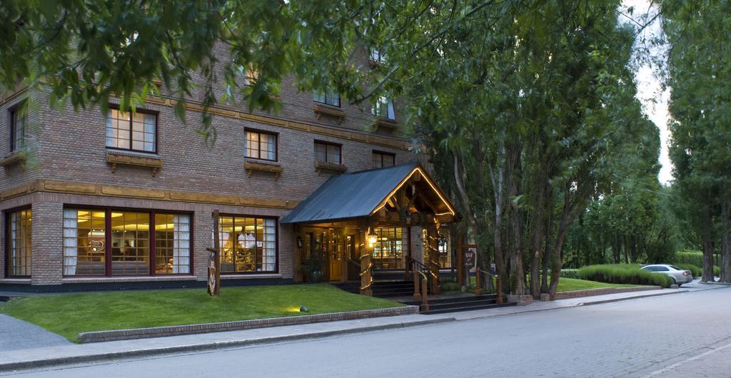 Hotel Posada Los Alamos El Calafate Bagian luar foto
