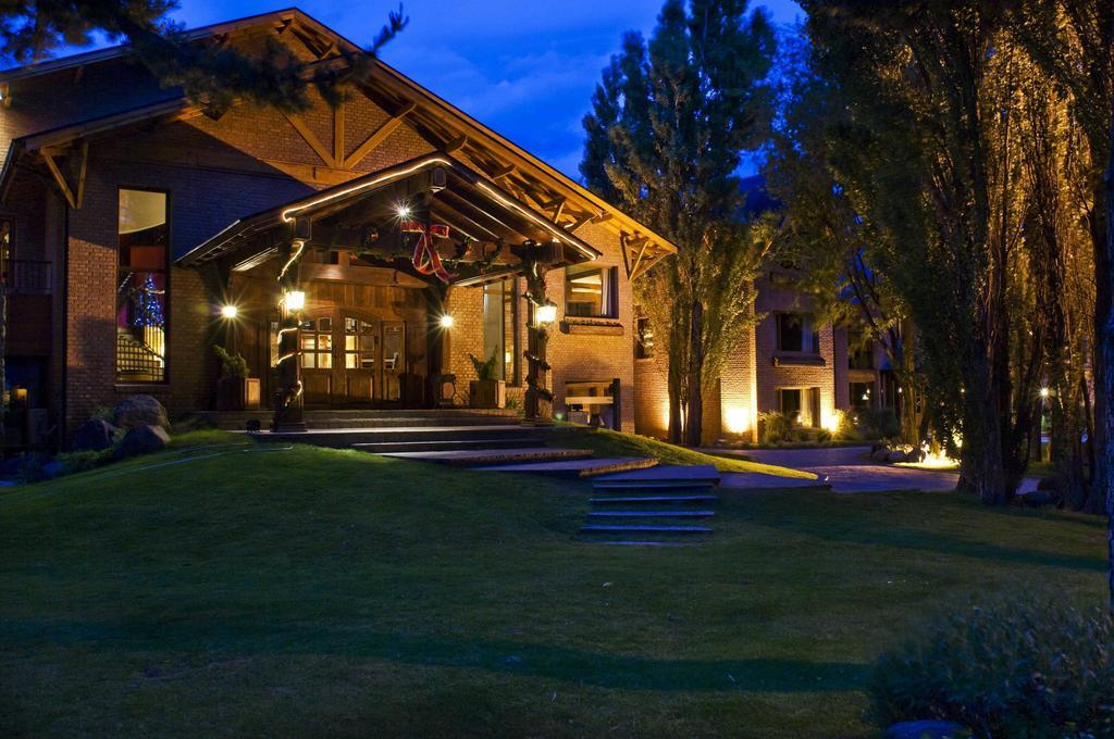 Hotel Posada Los Alamos El Calafate Bagian luar foto