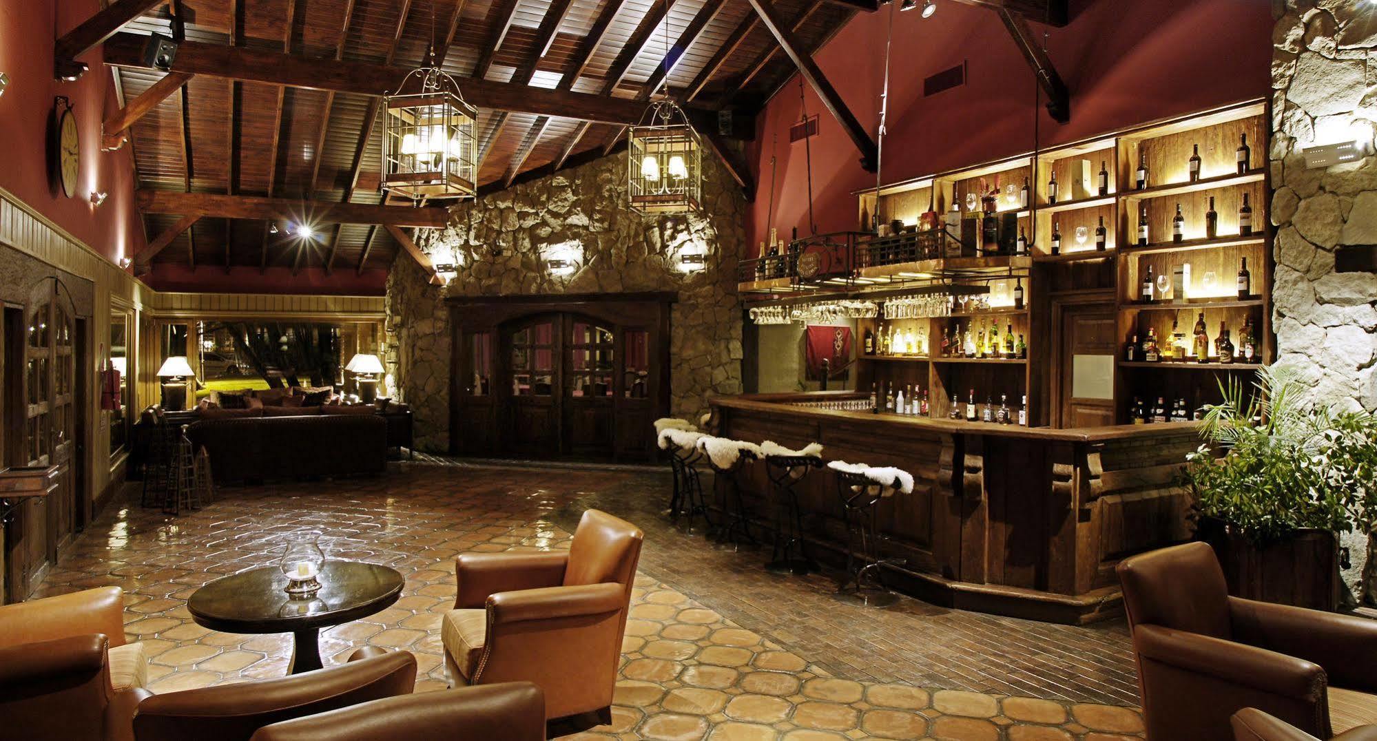 Hotel Posada Los Alamos El Calafate Bagian luar foto