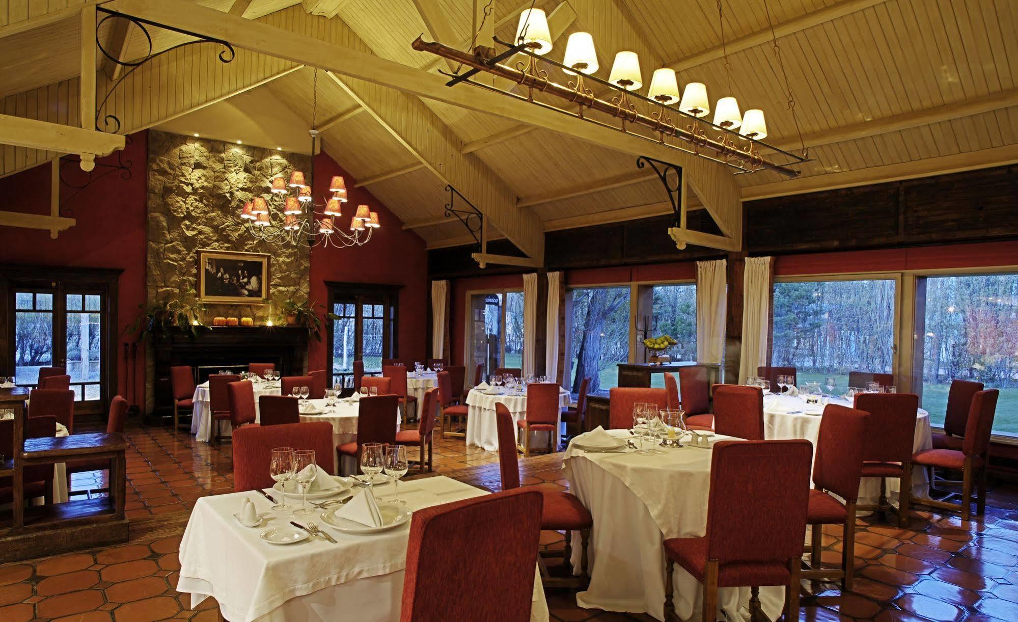 Hotel Posada Los Alamos El Calafate Bagian luar foto
